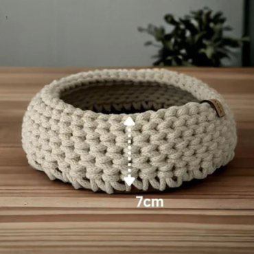 Cesto de crochet tejido a mano con base de cuero, vista de detalle